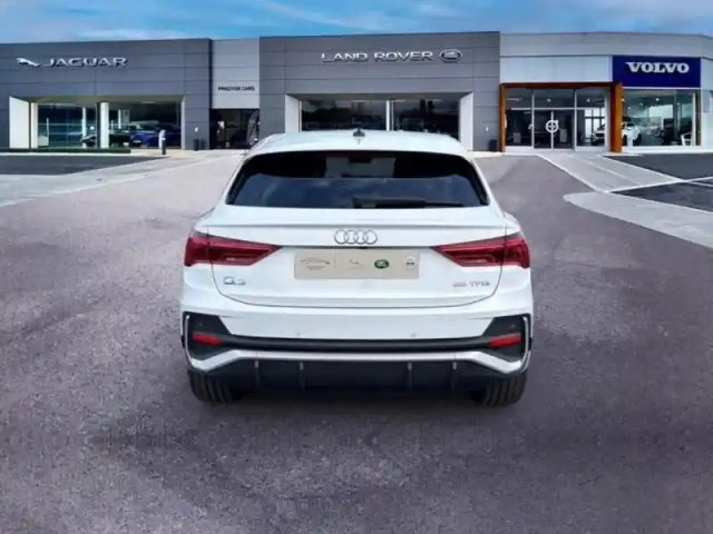 Audi Q3 sportback 35 tfsi 150ch s line s tronic 7 — photo 5