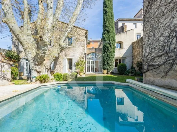 Charmante maison d'architecte avec piscine à Carpentras