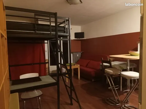 Studio 25m2 meublé/équipé/balcon Guillestre