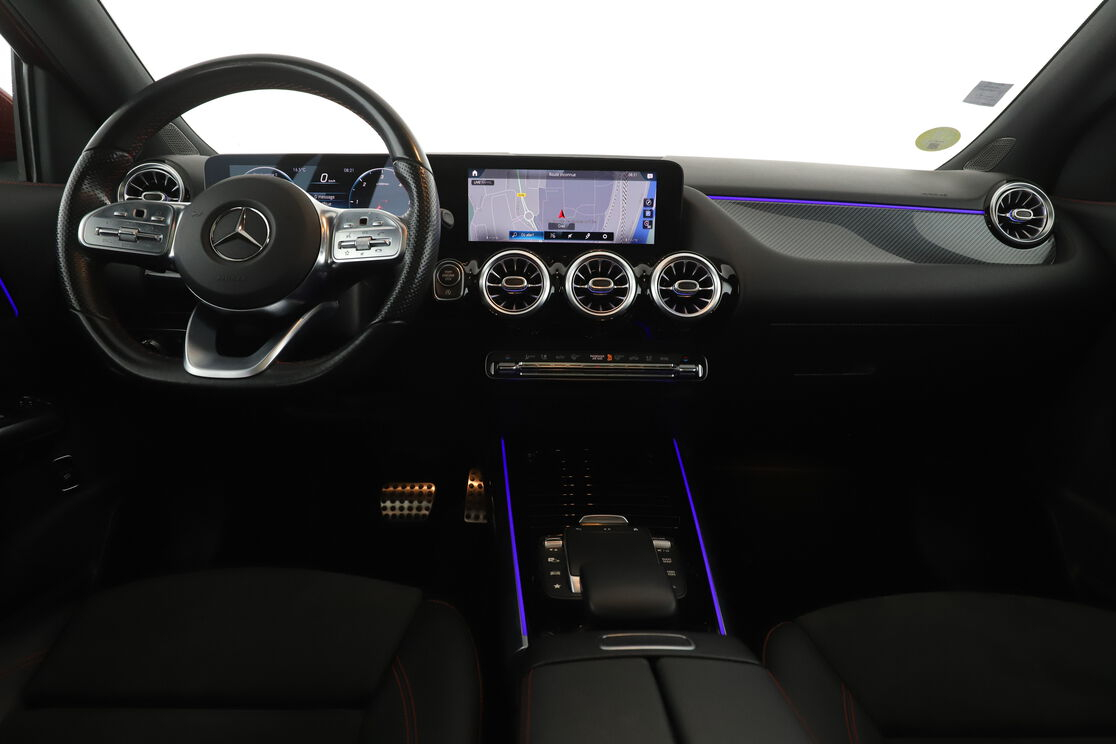 Mercedes-Benz GLA 200 d AMG Line DCT — photo 11
