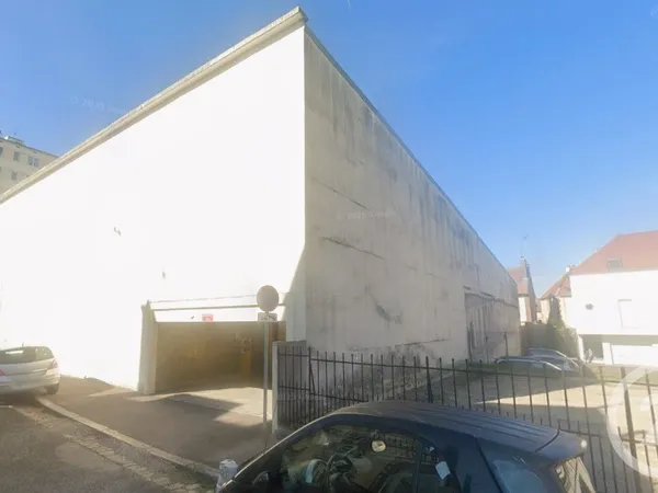 Parking 12 m²