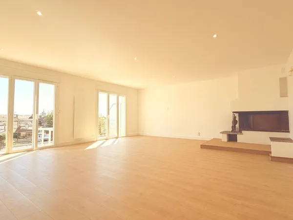 Maison de 200m2 à louer sur Saint-Denis-de-l'Hôtel