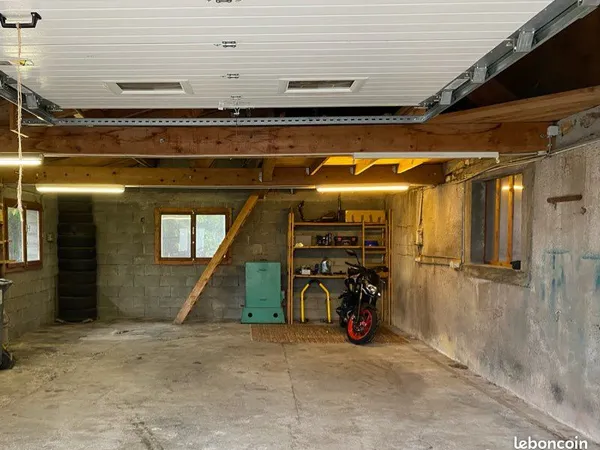 Hivernage / stockage moto - garage fermé - Le Russey (25)