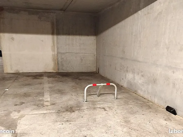 Place de parking dans résidence sécurisée