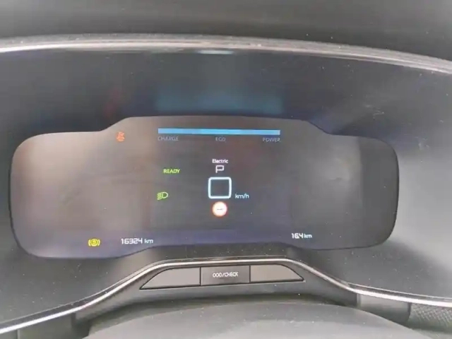 Citroën C5 Aircross hybride rechargeable 225 e-eat8 plus — photo 21