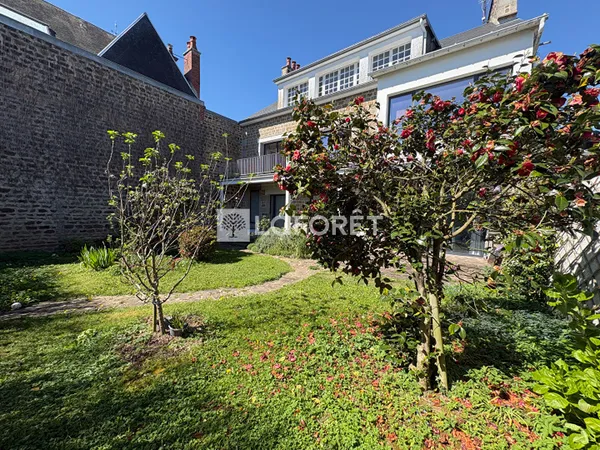 Maison 6 pièces 260 m²