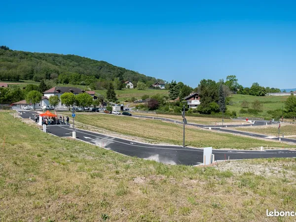 Terrain CRESSIN-ROCHEFORT