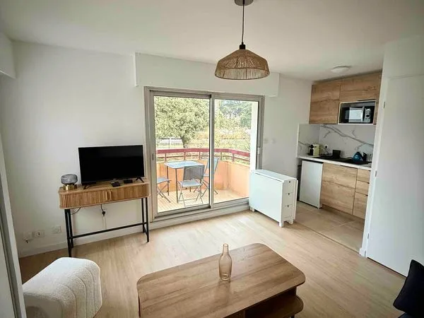 La Baule centre - Studio rénové 21 m², balcon, parking, ascenseur