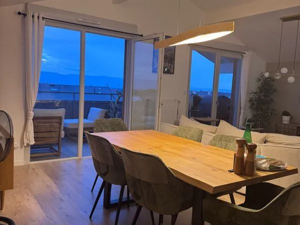 Appartement meublé de 90 m² avec terrasse et vue Mont-Blanc - Cessy