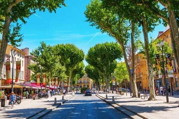Aix En Provence (cours Mirabeau) App 5 pièce(s) 137.95 m2 , terrase de 30,M2 2 stationnement en sous