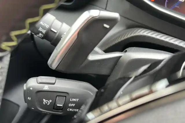 Peugeot 208 hybrid 110 e-dcs6 — photo 23