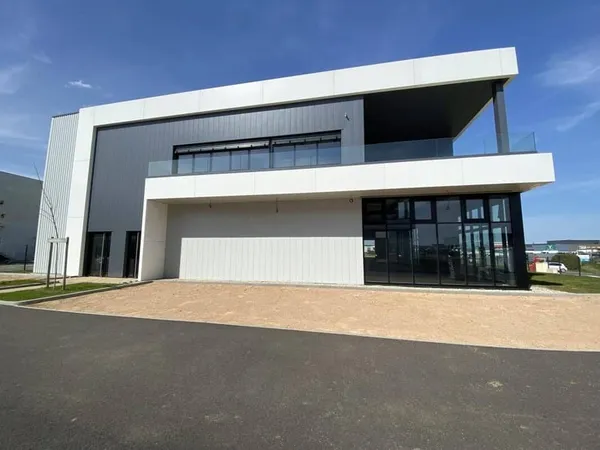 Local d'activité 1941 m²