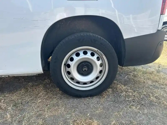 Citroën Berlingo van xl 950kg bluehdi 100ch s&amp;s — photo 7