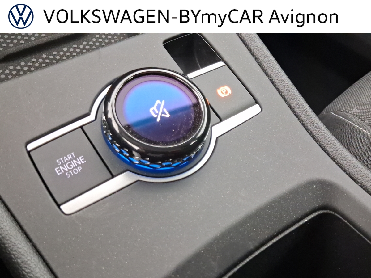 Volkswagen T-Roc 1.5 eTSI EVO2 Hybrid 116 ch DSG7 — photo 33