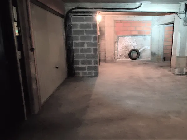 Loue Parking sécurisé 9m² Motos ou voiture Ordener-Damremont 18ème