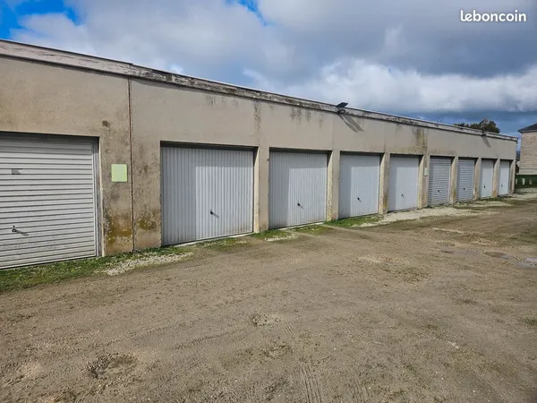 Garage / Box fermé à vendre - 9 800