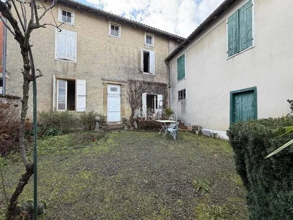 Maison 11 pièces 230 m²