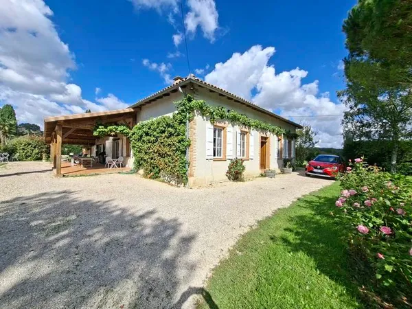 Maison 9 pièces 354 m²