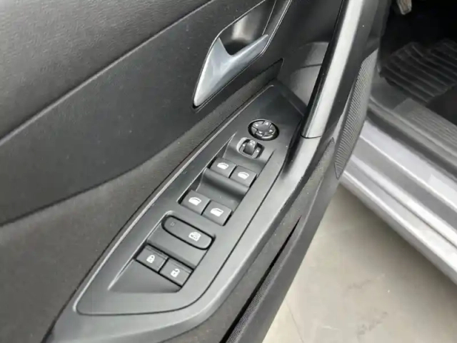 Peugeot 308 bluehdi 130ch s&amp;s bvm6 — photo 18