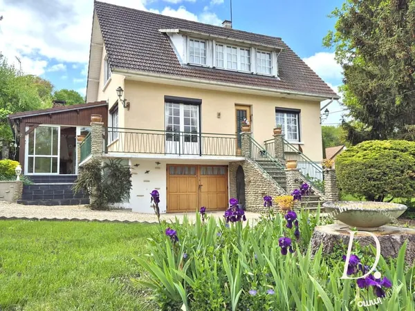 PROPRIETE 128 M² AVEC DEPENDANCE DE 140 M² A 5 MN A13