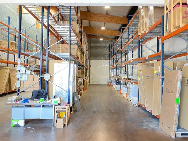 Local d'activité 320 m²