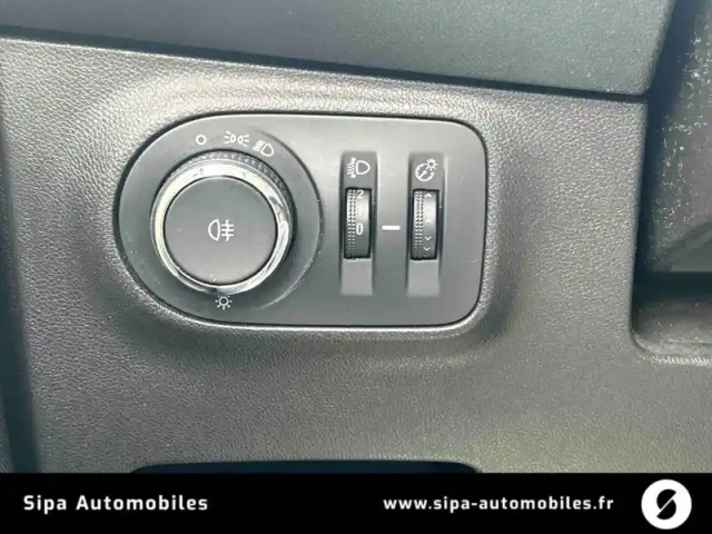 Opel Corsa 1.4 90 ch — photo 23