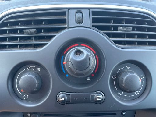 Renault Kangoo Express Fourgon 1.5 Blue dCi 115 - Business – 2020 – 165700 km – Diesel – Boîte Manuelle — photo 25