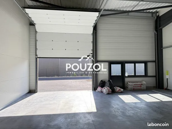 LOCAL D'ACTIVITE 250 m² LA ROCHE BLANCHE