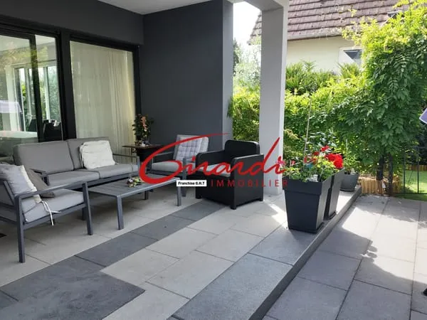 Maison contemporaine récente (2021) 122 m2 Terrain 6,44