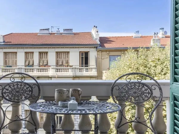 APPARTEMENT D'ARCHITECTE - DERNIER ÉTAGE