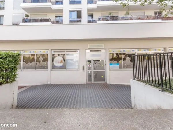 Local commercial 350 m²