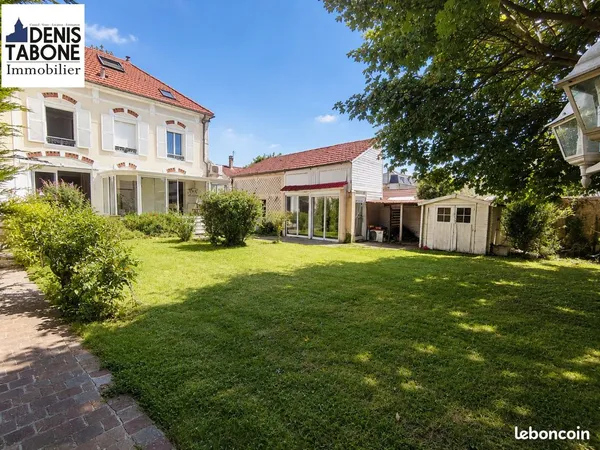 Maison 12 pièces 231 m²