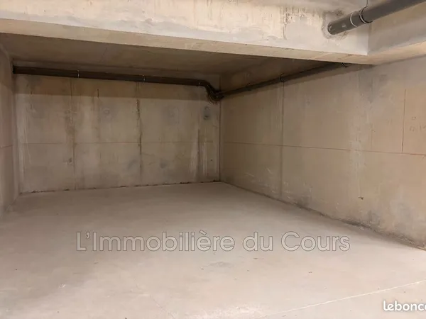 Parking/box Martigues