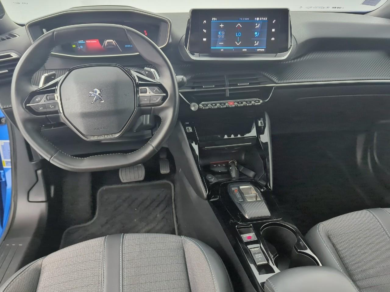 Peugeot 2008 puretech 130 s&s eat8 allure pack — photo 8