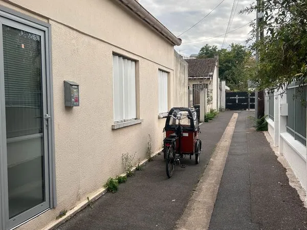 Maisonnette 2 pièces de plain-pied - 43 m² - au calme - 990