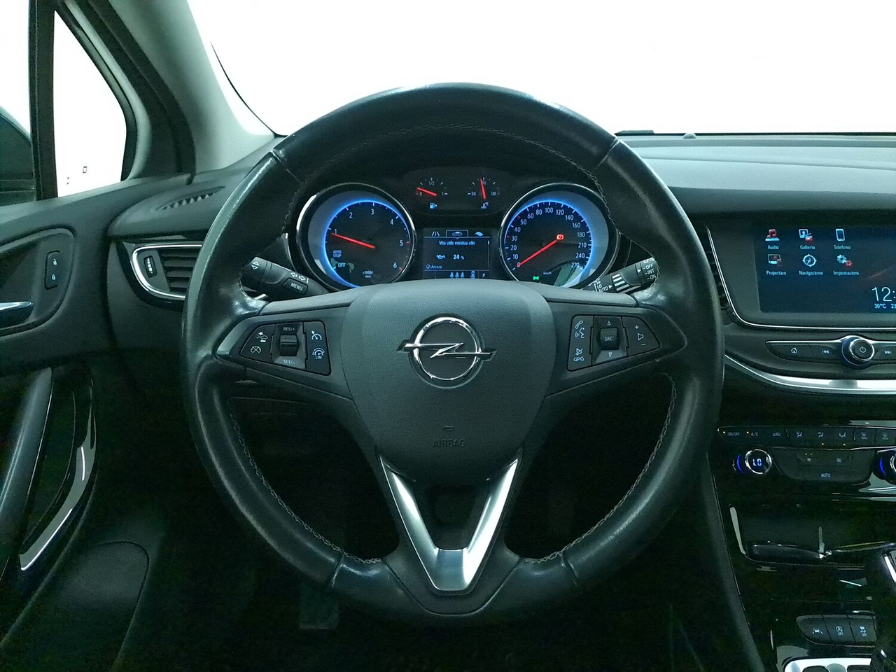 Opel Astra — photo 13