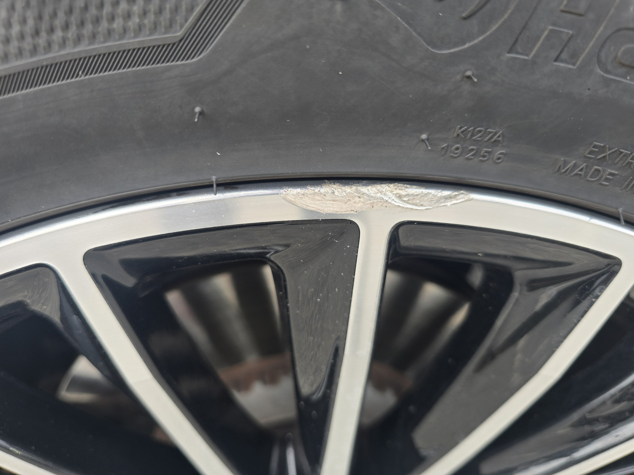 Mercedes GLC Coupe 300 e Hybrid EQ 9G-Tronic 4Matic — photo 28