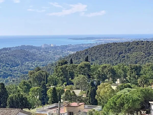 Penthouse d'exception au coeur de Vence - soleil, calme et vue sur la Méditerranée