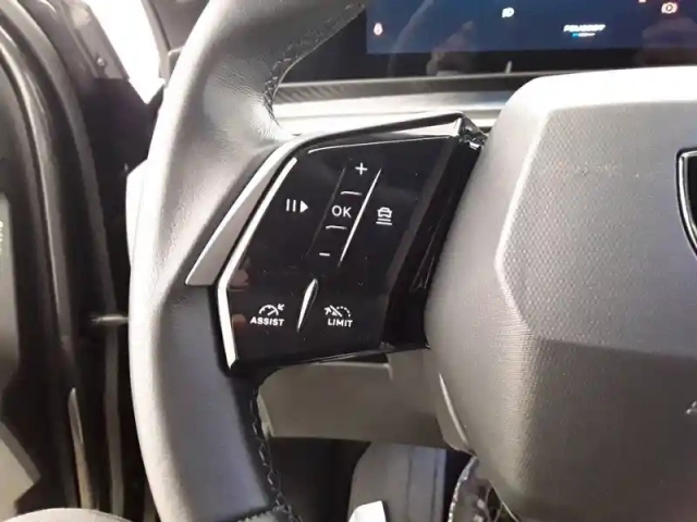 Peugeot 3008 hybrid 136 e-dcs6 — photo 51