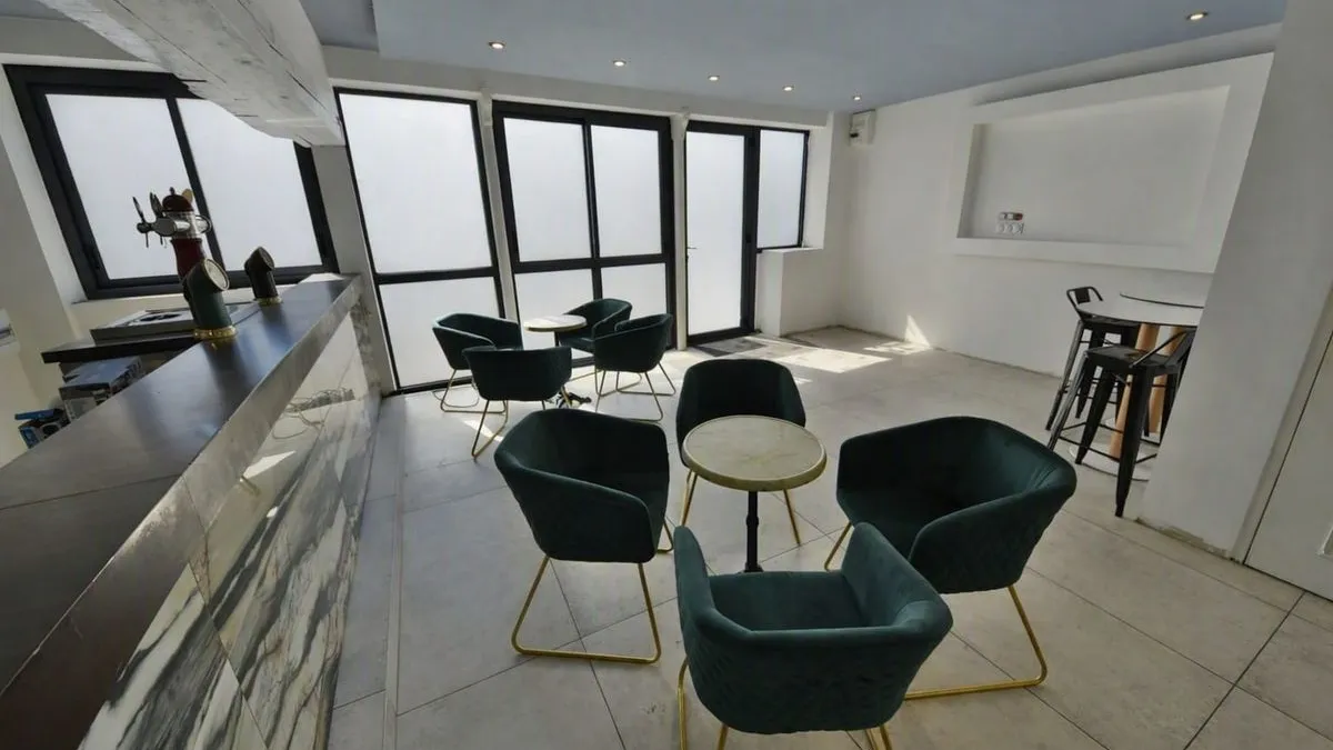 Photo 1