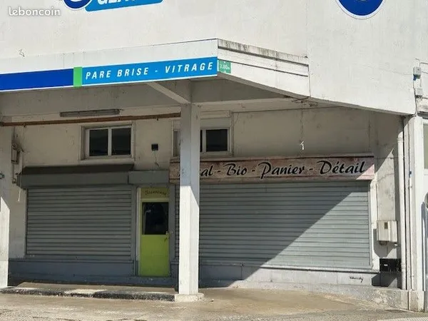 Local commercial centre ville