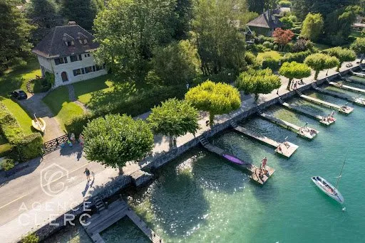 Propriété 9 pièces 222 m²