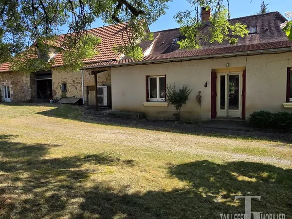 Propriété 4 pièces 218 m²