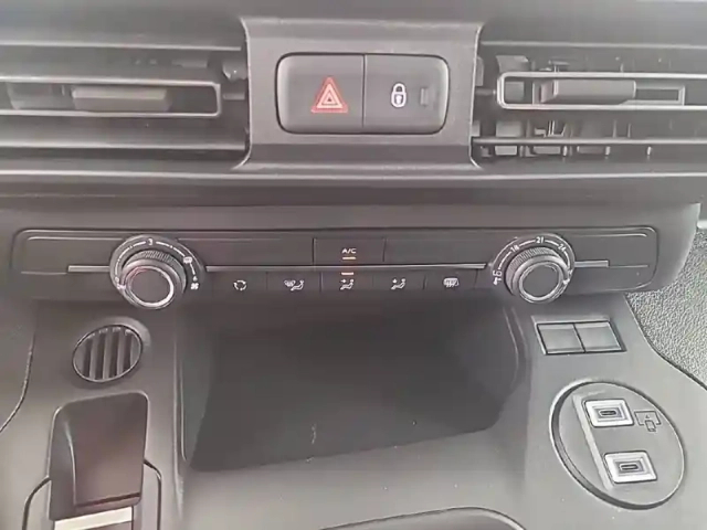 Citroën Berlingo van m diesel 100 ch manuelle — photo 19