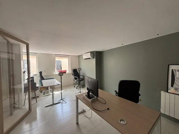Bureaux 194 m²