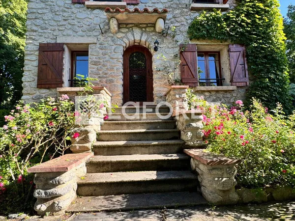 Maison 7 pièces 143 m²