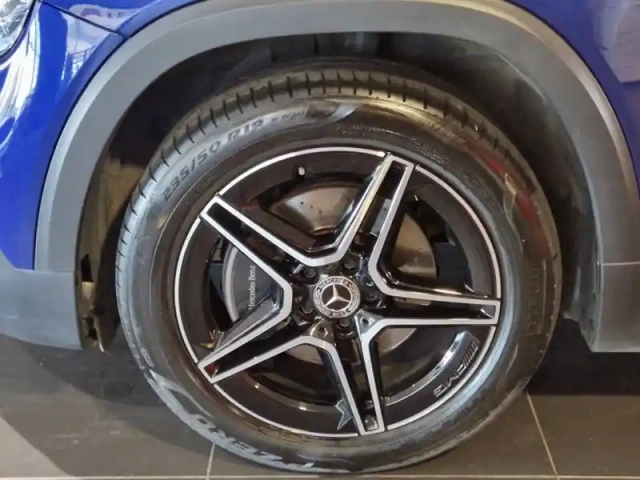 Mercedes Glb 200 d amg line — photo 6