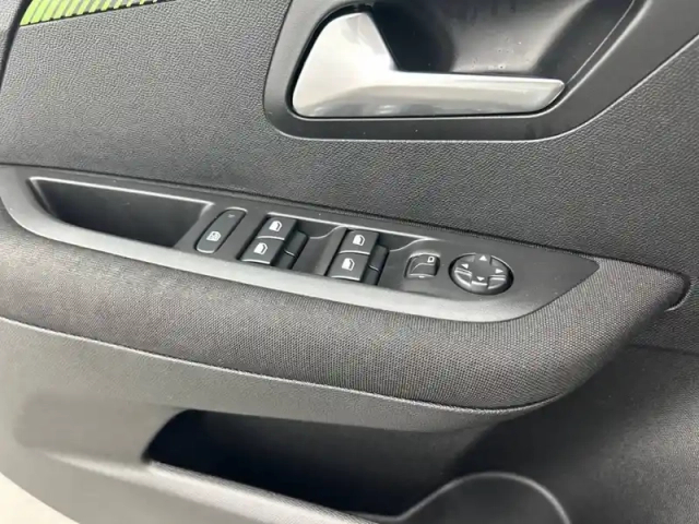 Peugeot 208 puretech 100 s&amp;s bvm6 — photo 47