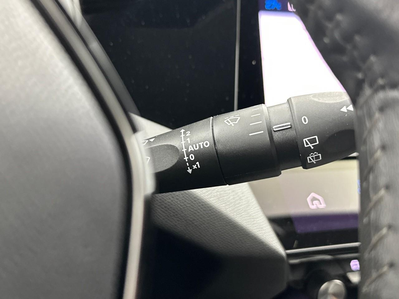 Peugeot 308 phev 180 e-eat8 allure pack — photo 18