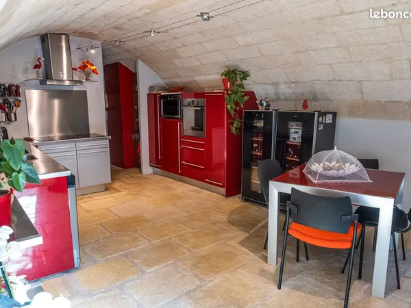 Ancienne bergerie de caractère rénovée - 110 m² - 3 chambres - cour, piscine et terrasse tropézienne